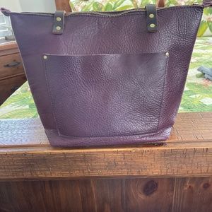Portland Leather medium tote with zipper